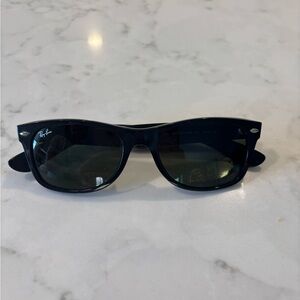 Ray-Ban Black Classic Sunglasses